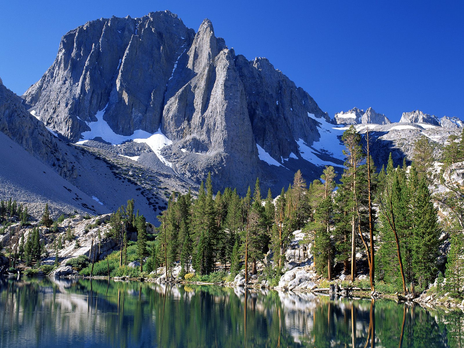 Download High quality First Lake, Sierra Nevada Range, California Lakes wallpaper / 1600x1200