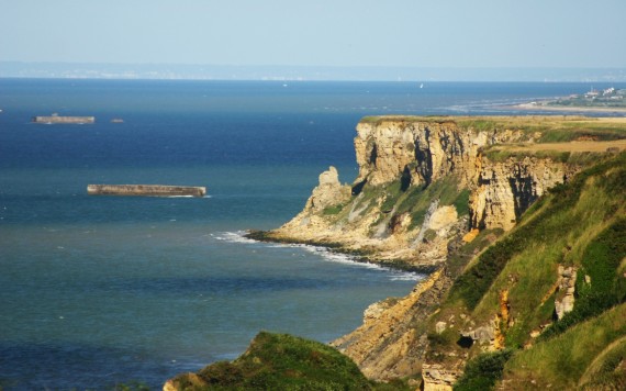 Free Send to Mobile Phone Arromanches-Les-Bains, France Landscape wallpaper num.61