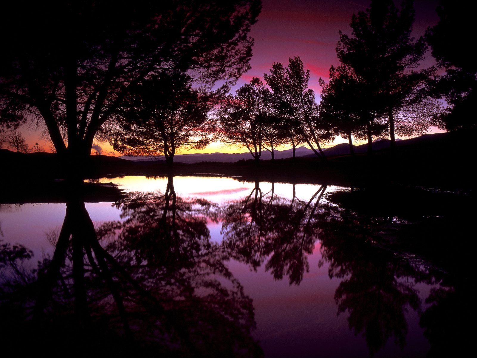 Download HQ Castaic Lake Sunset, Santa Clarita, California Sunset wallpaper / 1600x1200