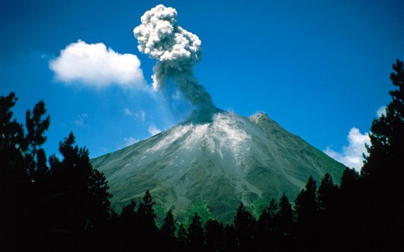 Free Send to Mobile Phone Arenal Erupting, Costa Rica Volcanos wallpaper num.69
