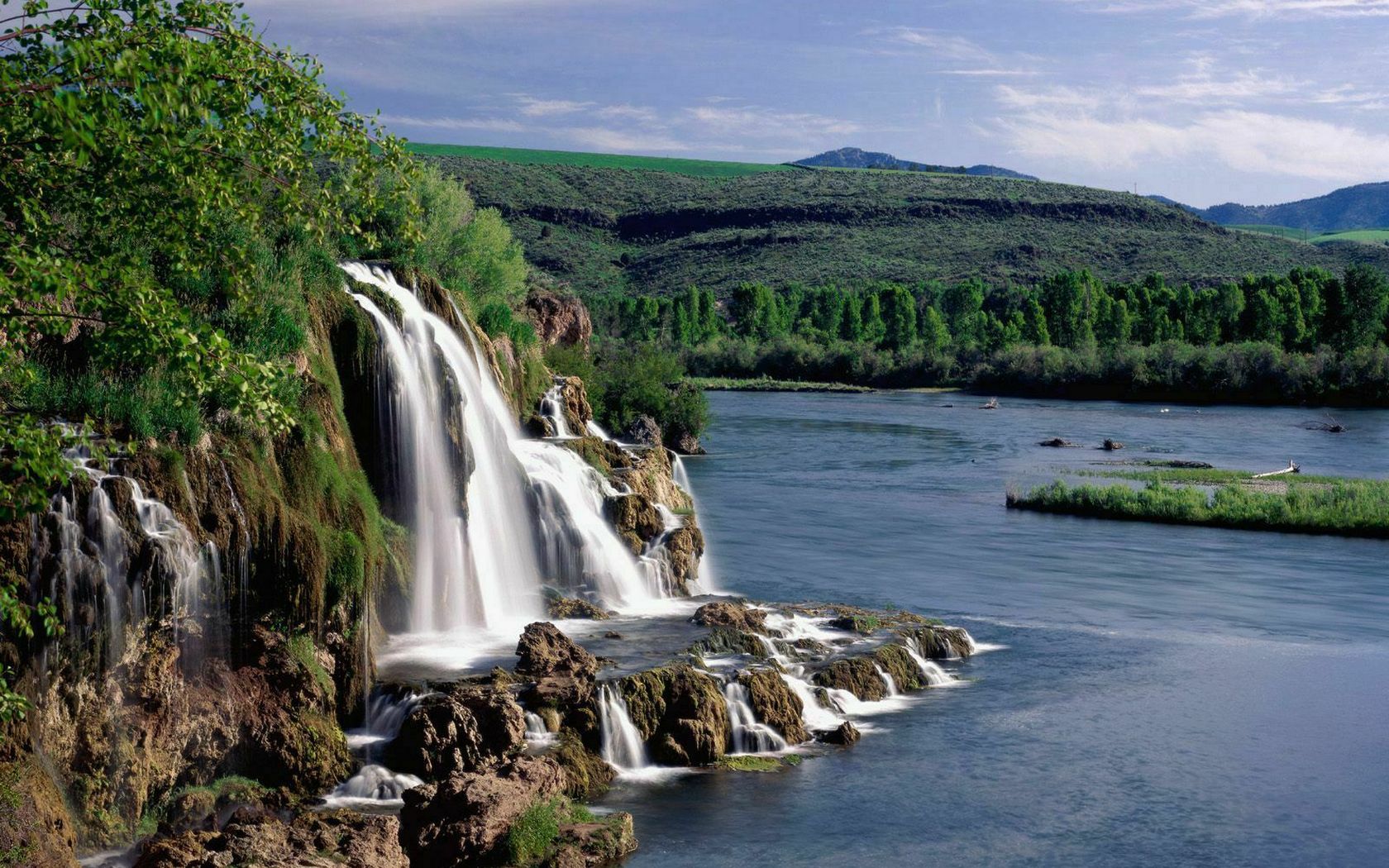 Download HQ Landscape-Fall Creek Falls and Snake River,Idaho Waterfalls wallpaper / 1680x1050