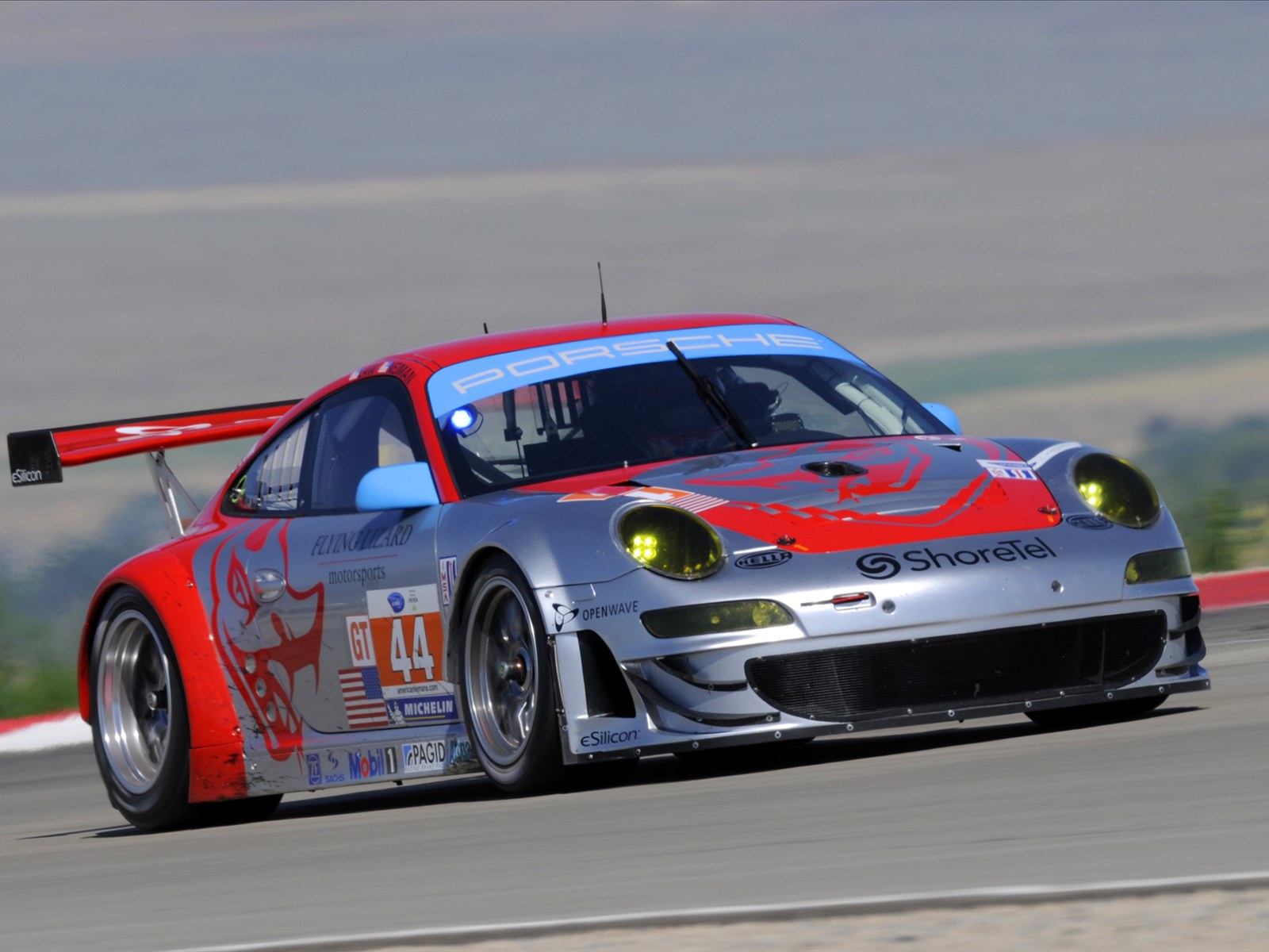 Download HQ Porsche Racing Cars wallpaper / 1600x1200