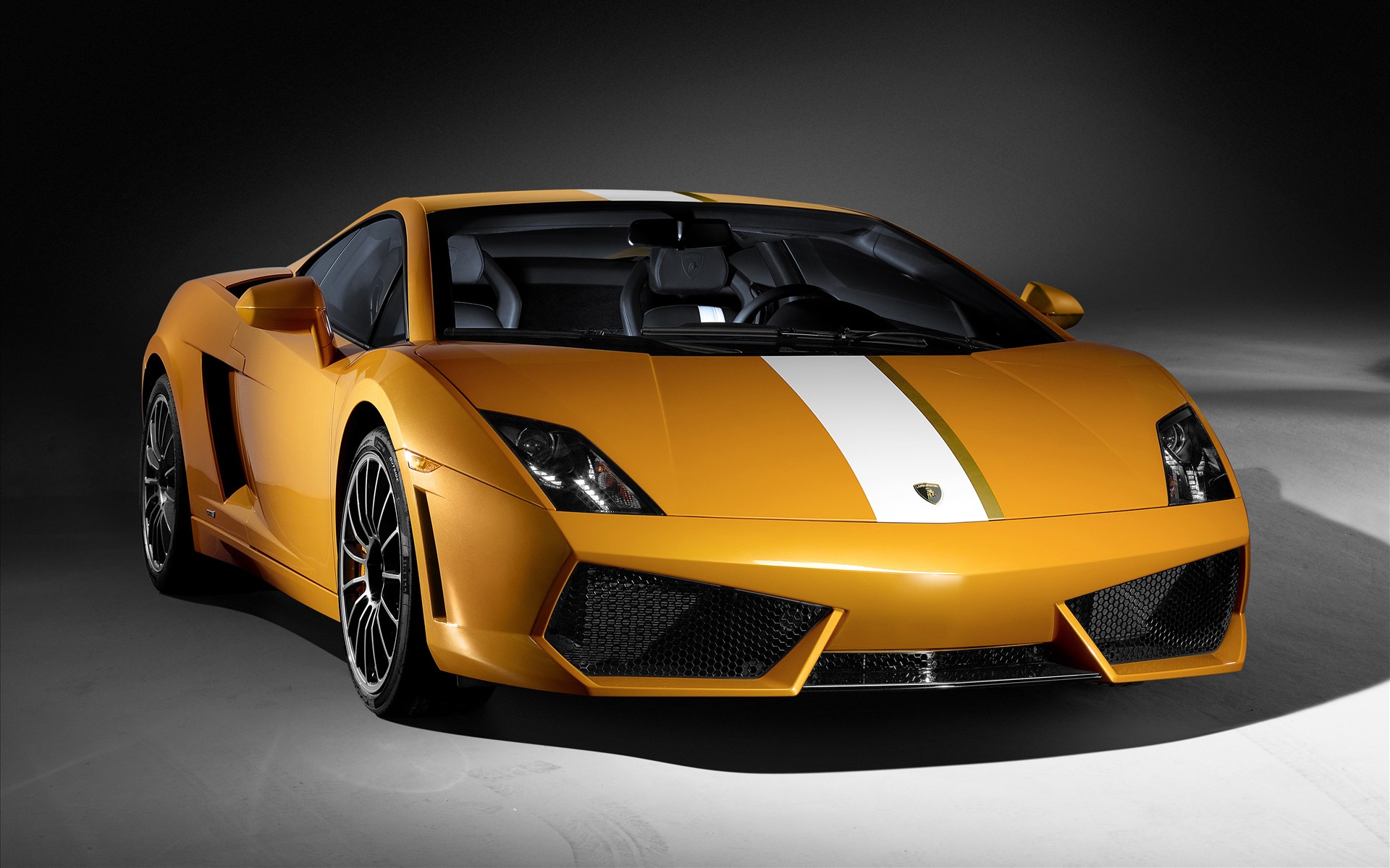 Download full size Yellow super car Lamborghini wallpaper / 1920x1200