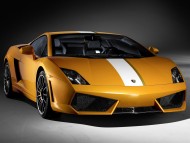 Yellow super car / Lamborghini