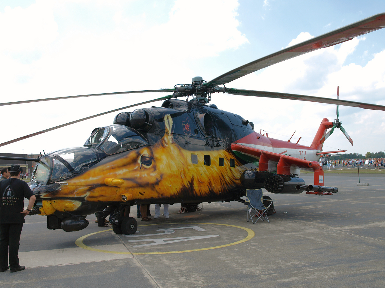 Download High quality helicopter with the airbrush Helicopter wallpaper / 1280x960