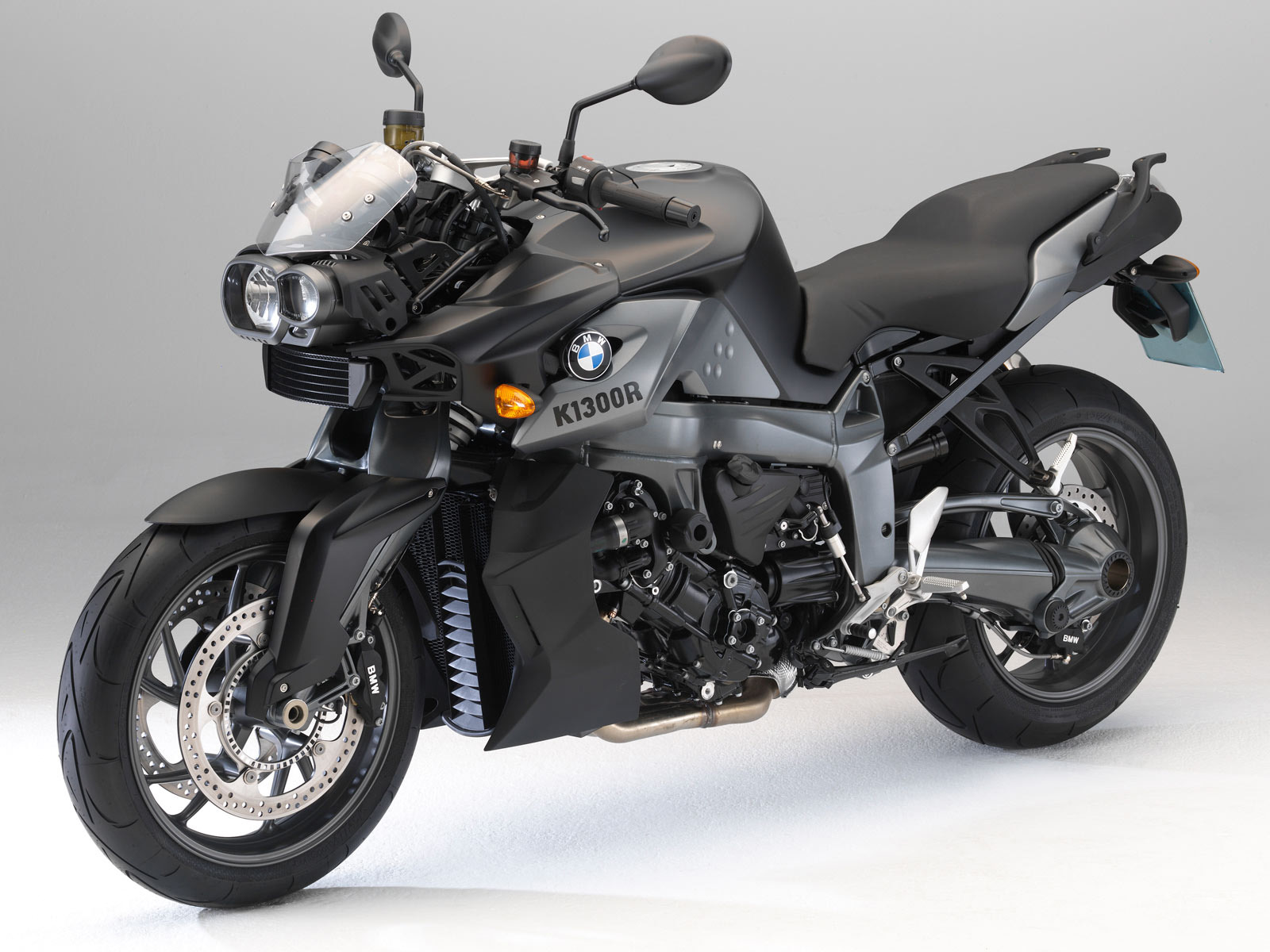 Download full size BMW K1300R black Motorcycle wallpaper / 1600x1200