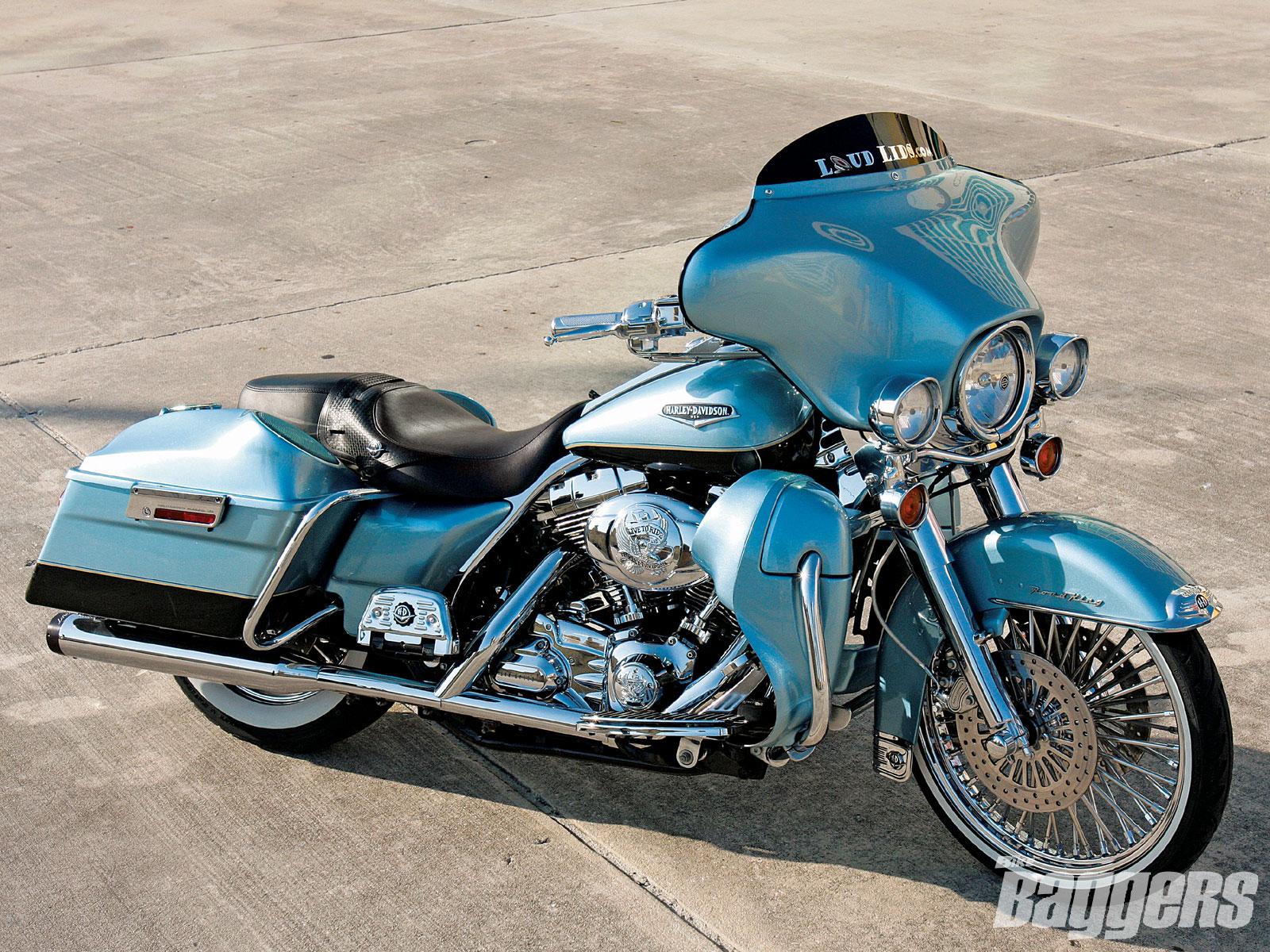 Download HQ Harley-Davidson Motorcycle wallpaper / 1600x1200