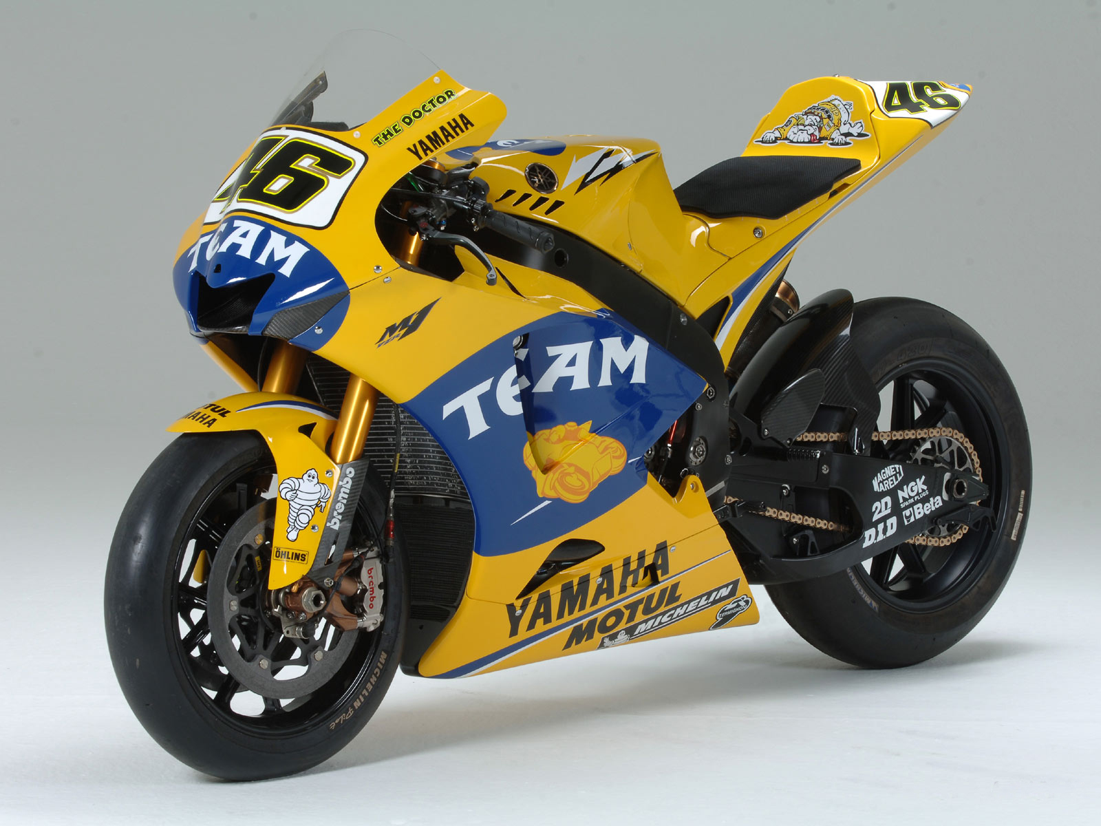 Download High quality yellow Yamaha Motorcycle wallpaper / 1600x1200