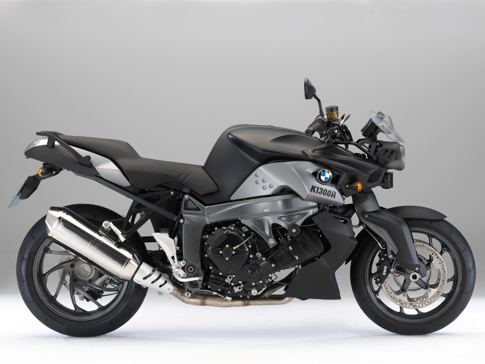 Download High quality BMW K1300R black side Motorcycle wallpaper / 1600x1200