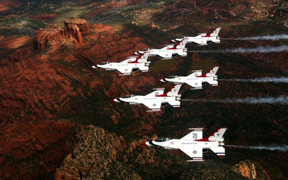Free Send to Mobile Phone F-16 Fighting Falcons U.S. Air Force\'s Thunderbirds Over Sedona Arizona Military Airplanes wallpaper num.193