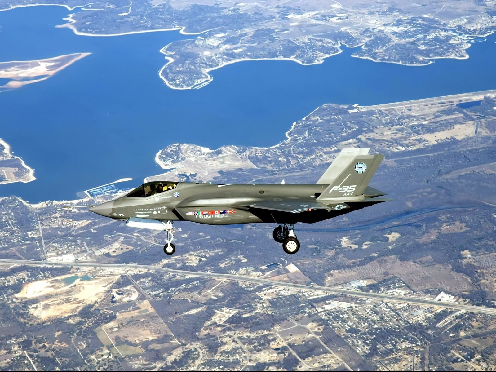 Download full size F-35 Military Airplanes wallpaper / 1600x1200