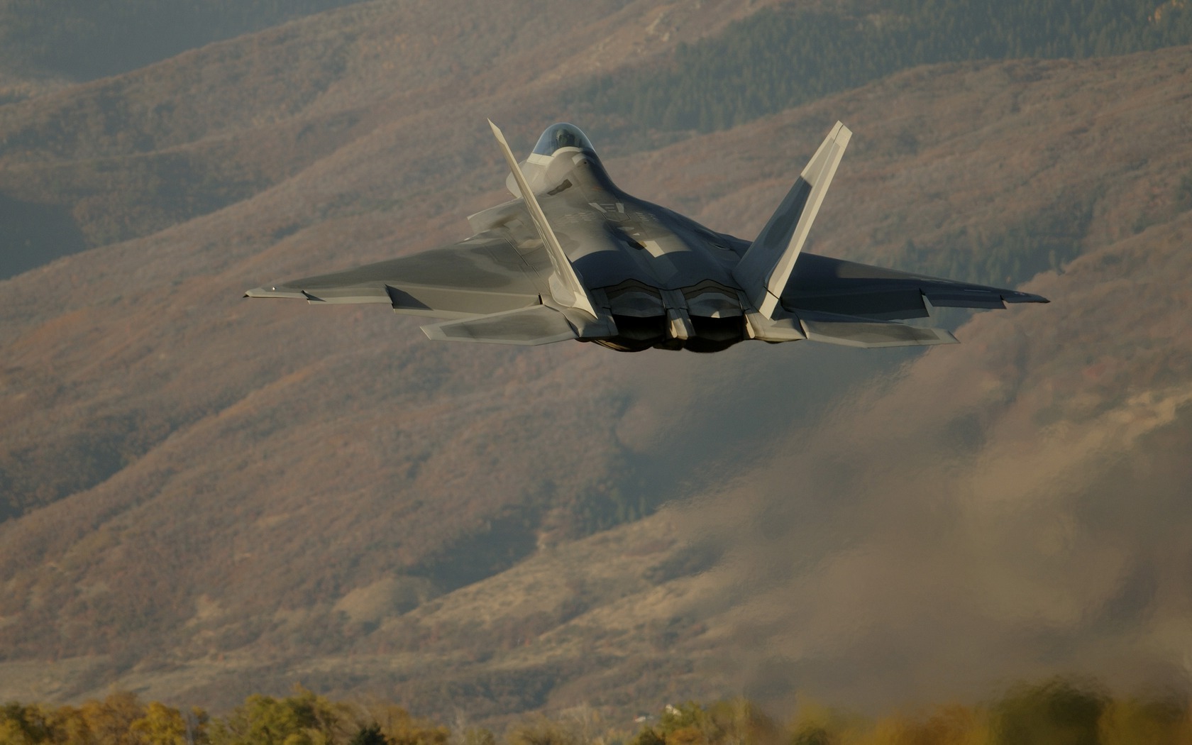 Download HQ F-22 Raptor Military Airplanes wallpaper / 1680x1050
