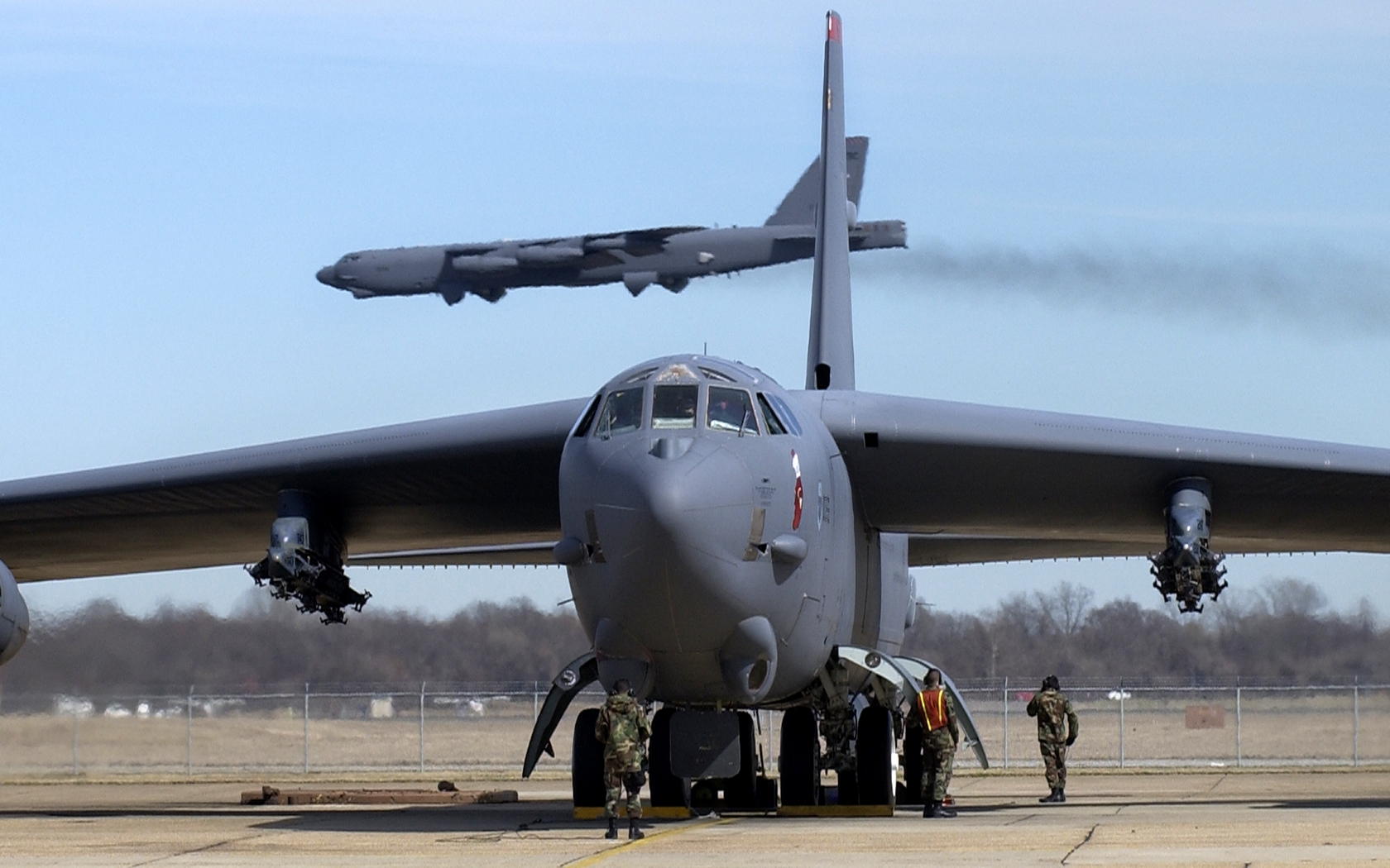 Download High quality B-52 Stratofortress Military Airplanes wallpaper / 1680x1050