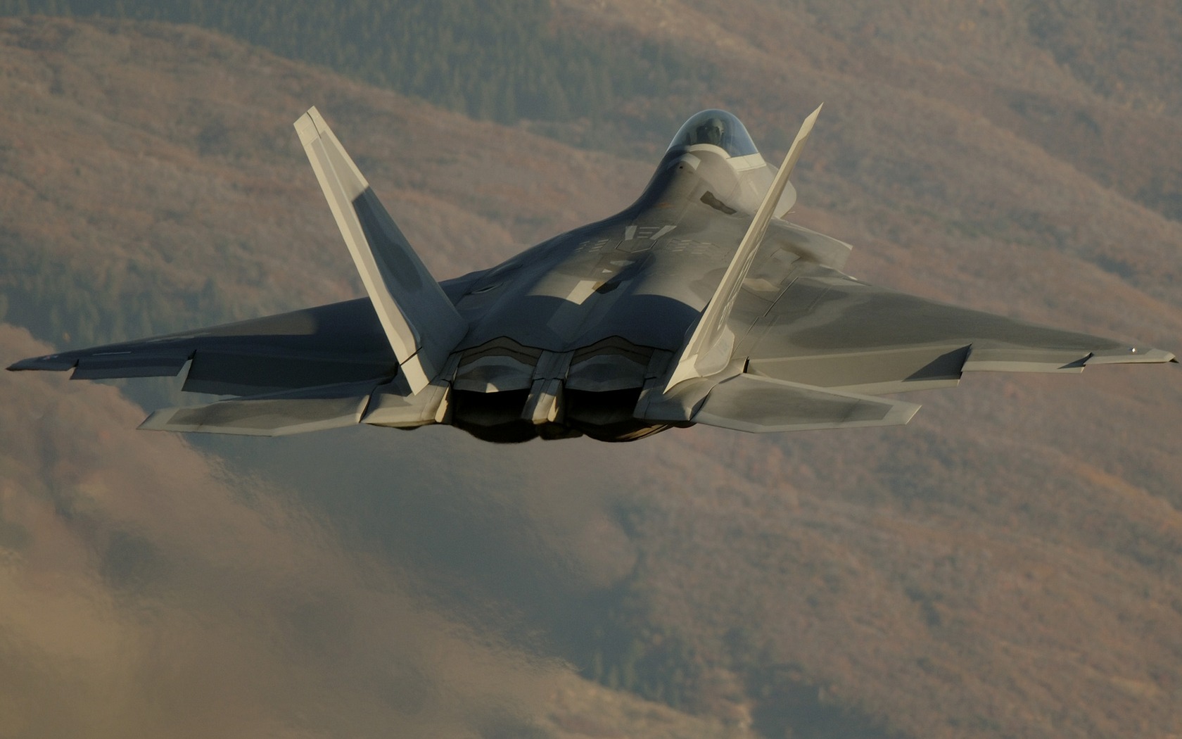 Download full size F-22 Raptor Military Airplanes wallpaper / 1680x1050