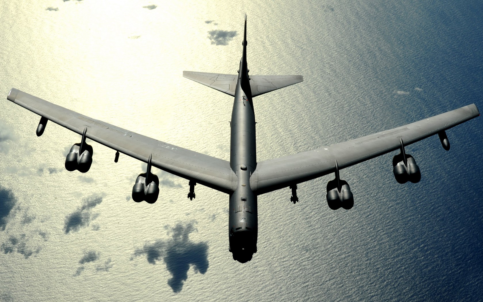 Download HQ B-52 Stratofortress Military Airplanes wallpaper / 1680x1050