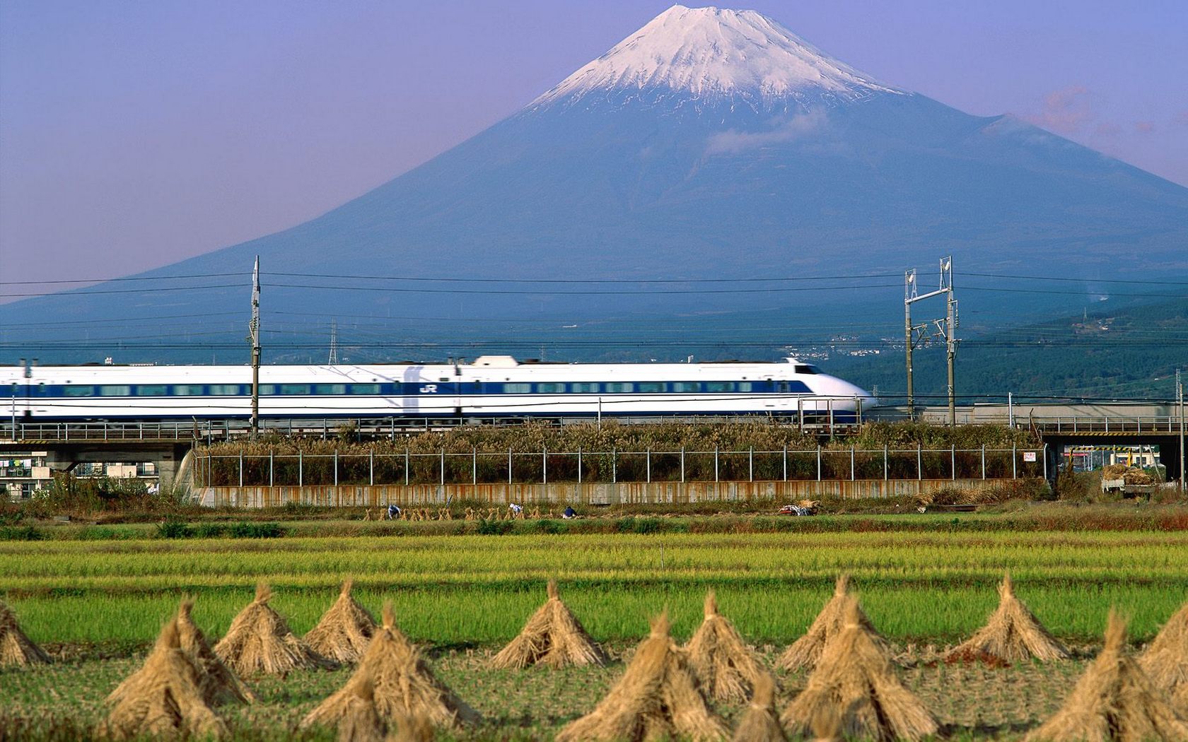 Download HQ Bullet Train, Mount Fuji, Japan Trains wallpaper / 1680x1050