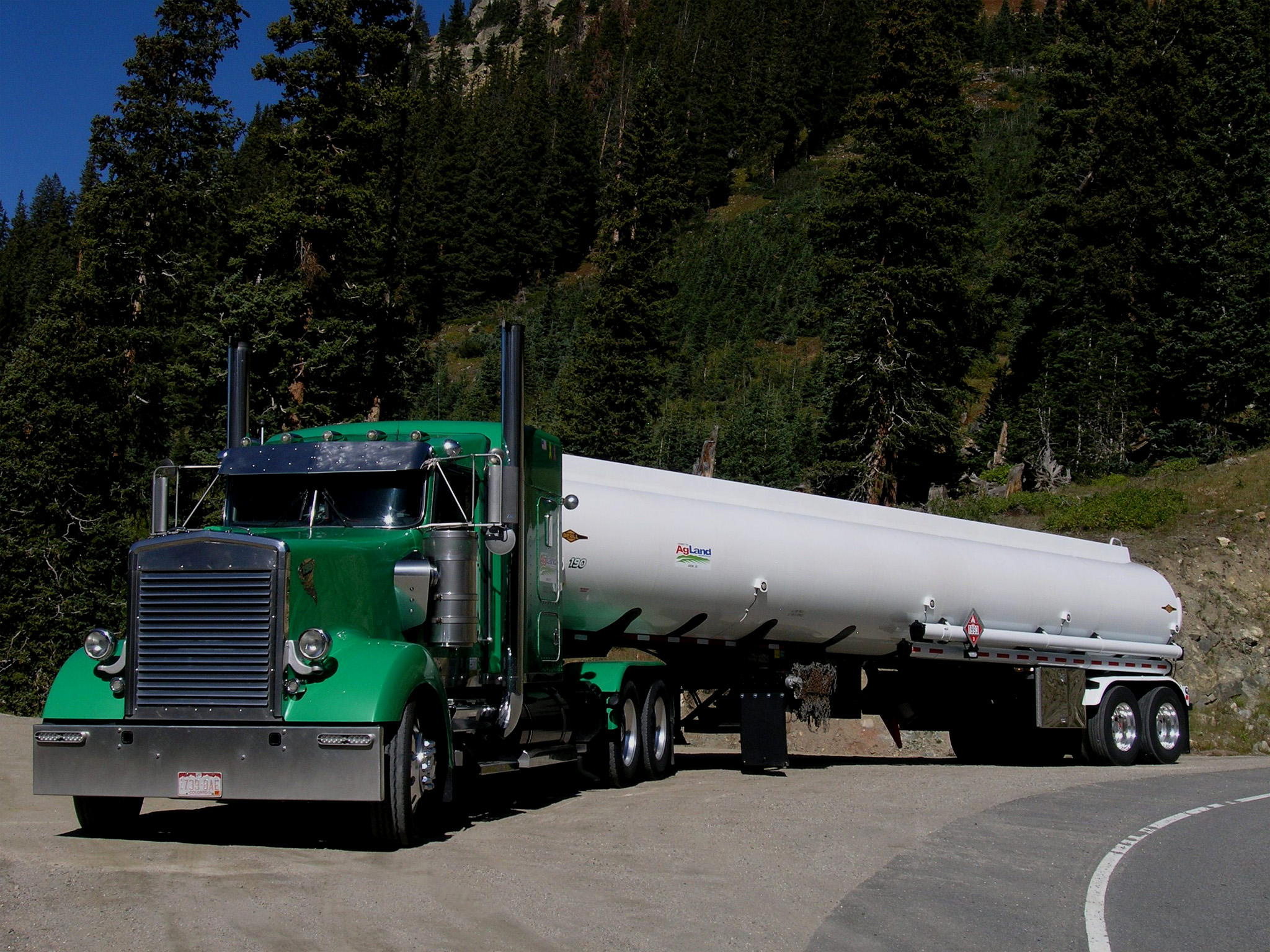 Download High quality green gasoline tanker Trucks wallpaper / 2048x1536