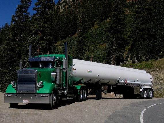 Free Send to Mobile Phone green gasoline tanker Trucks wallpaper num.81