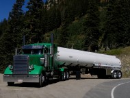green gasoline tanker / Trucks