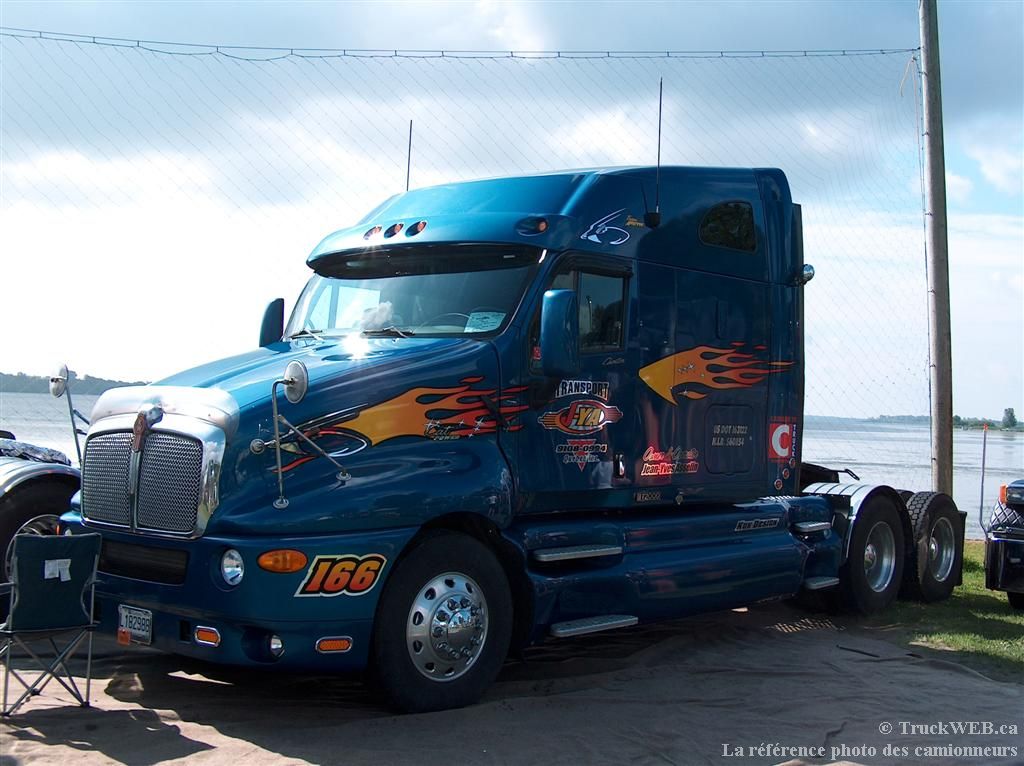 Full size Trucks wallpaper / Vehicles / 1024x766