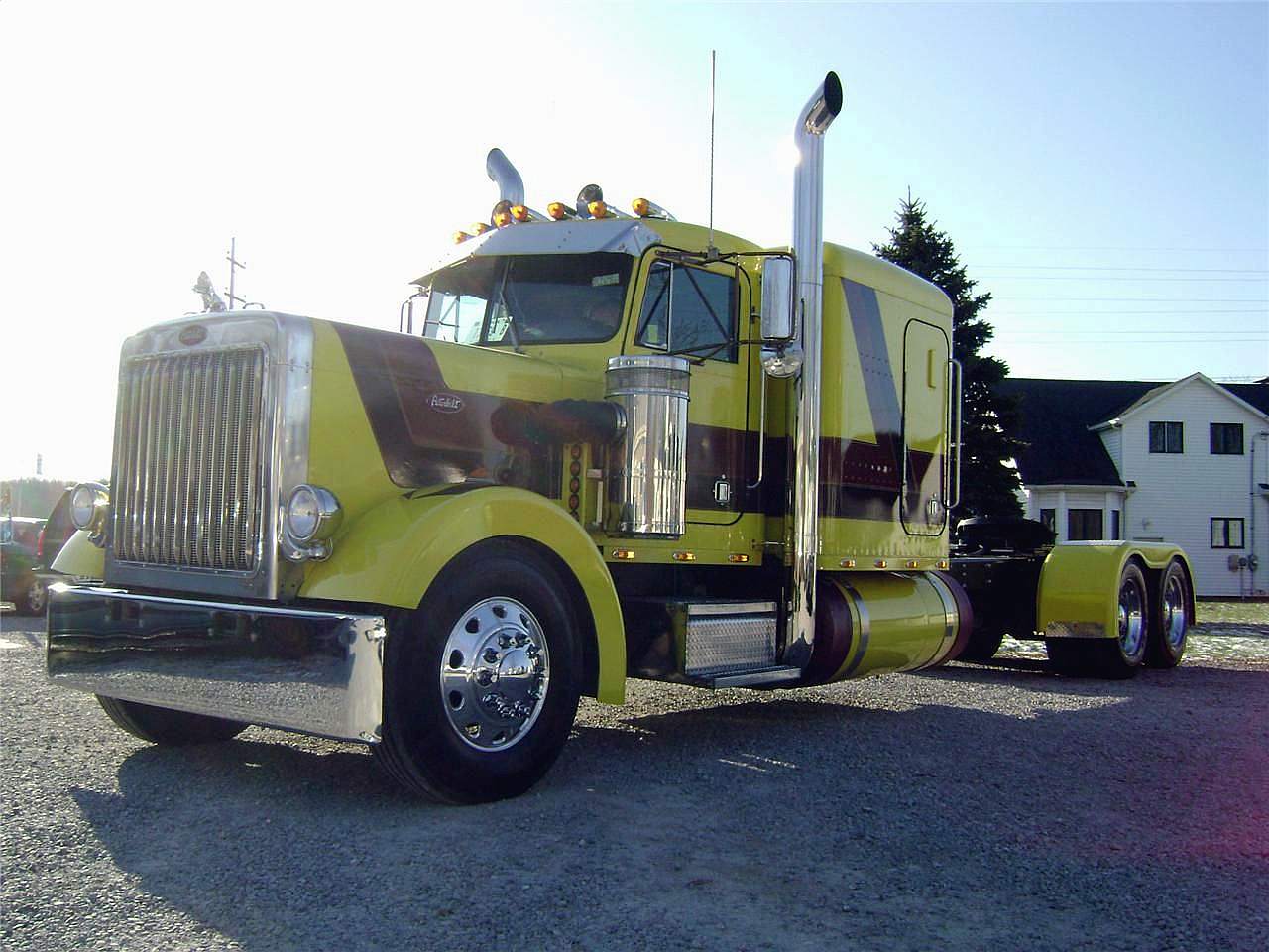 Download full size yellow trailer Trucks wallpaper / 1280x960