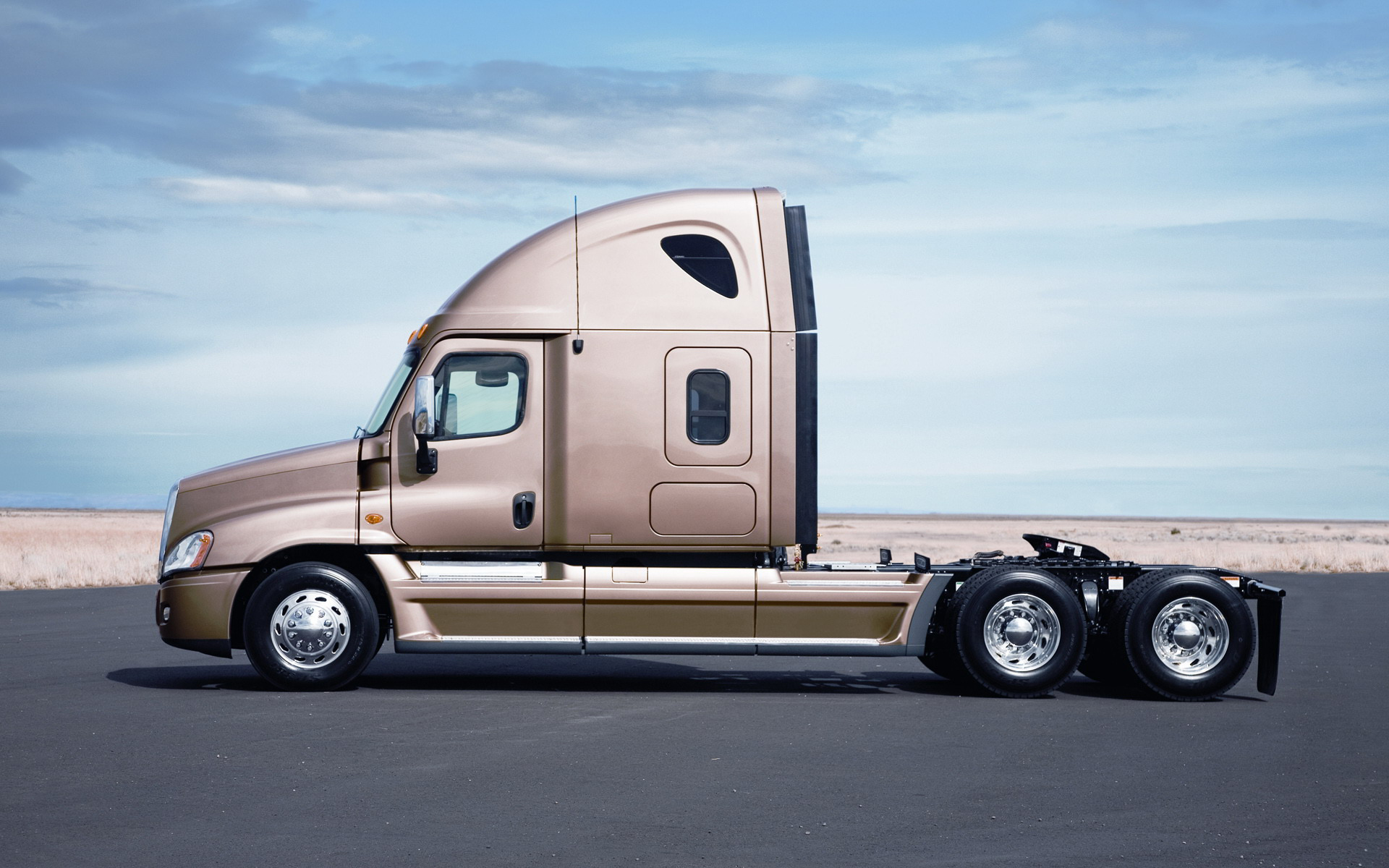 Download High quality Trucks wallpaper / Vehicles / 1920x1200